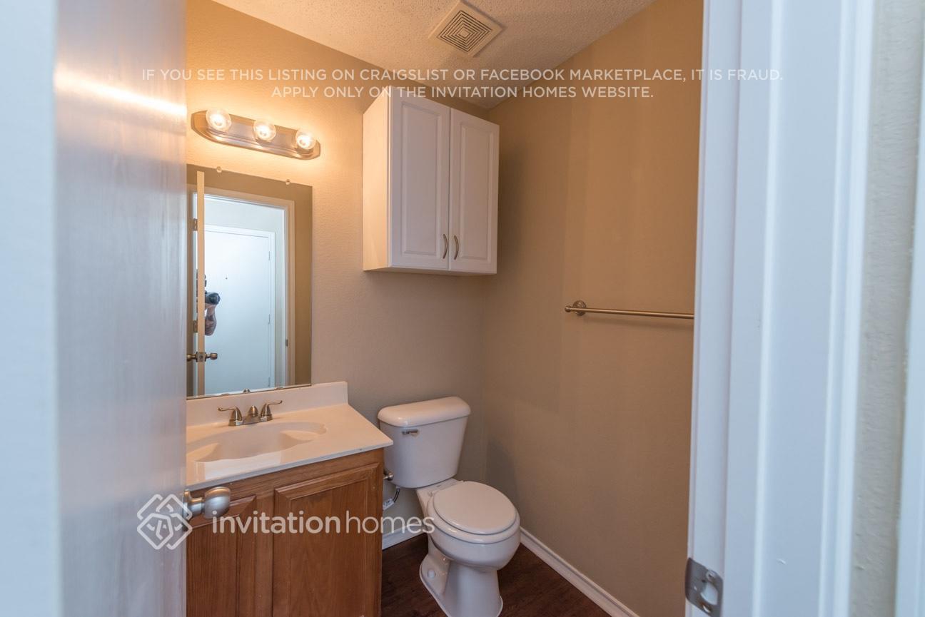 Building Photo - 3450 Post Oak Dr
