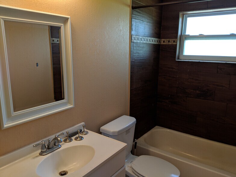 Building Photo - 2146 Ranchita Trail