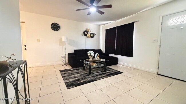 Building Photo - 2847 Colbert Cir