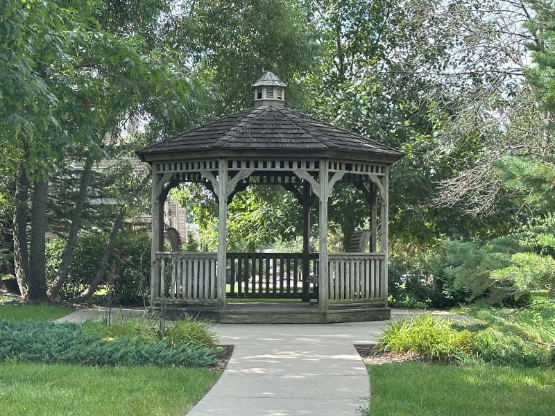 Building Photo - 6 Notting Hill Ln