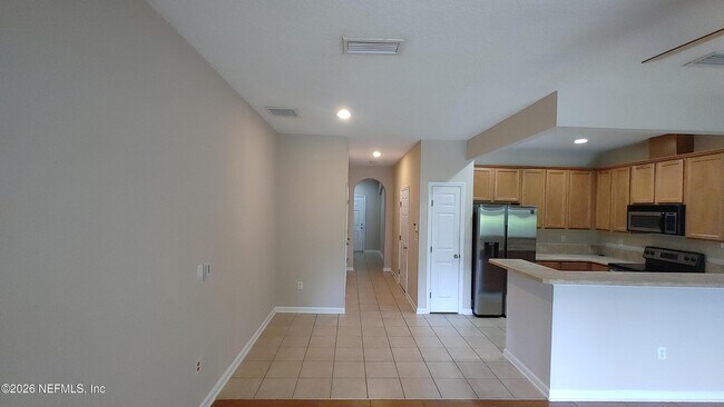 Building Photo - 5976 Pavilion Dr