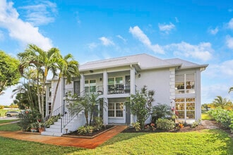 Building Photo - 964 NW Spruce Ridge Dr