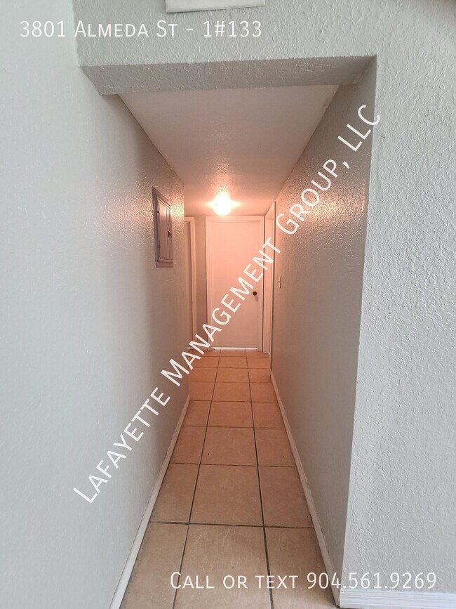 Building Photo - 3801 Almeda St