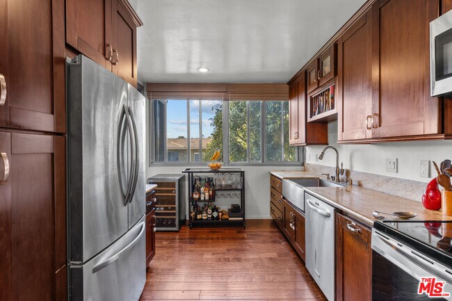 Building Photo - 8701 Delgany Ave