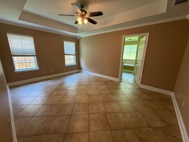 Building Photo - 614 Alex Way