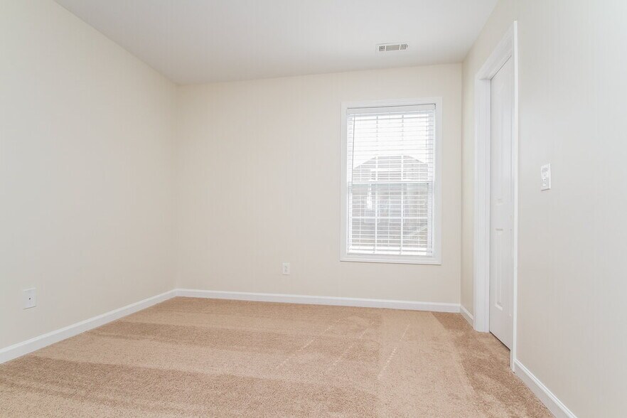 Building Photo - 3605 Jerry Anderson Dr
