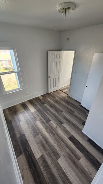 Building Photo - 815 G St