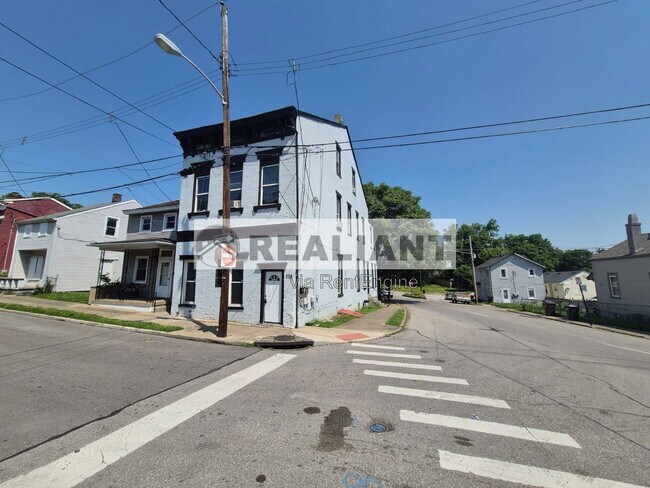 Building Photo - 338 Bush St