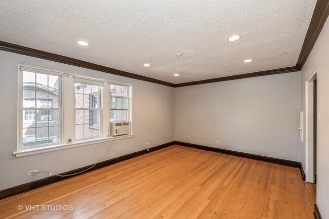 Building Photo - 1111 Holley Ct