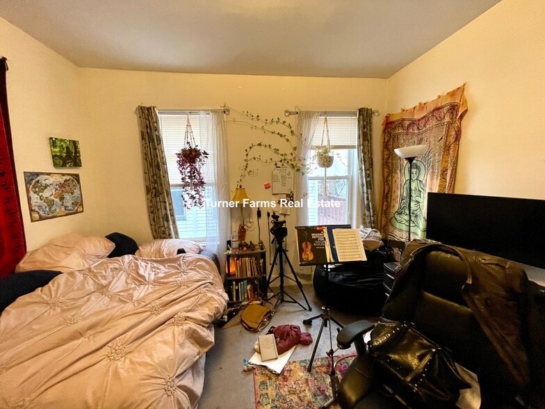 Building Photo - 530 Cambridge St