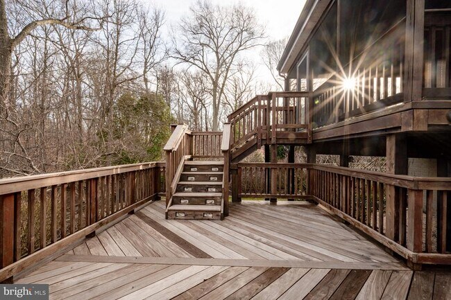 Building Photo - 8815 Surrey Ct