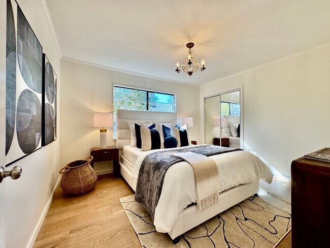 Building Photo - Designer 4BR Retreat with Pool, Indoor-Outdoor Living, and Prime Menlo Park Location