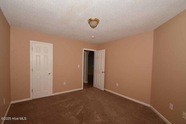 Building Photo - 1122 Turtle Creek Rd