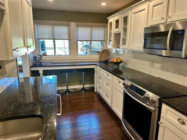 Building Photo - 25 Stoney Creek Cove