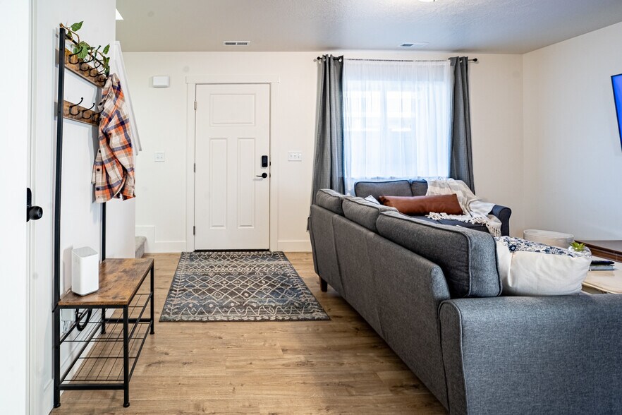 Building Photo - 355 N 2650 W