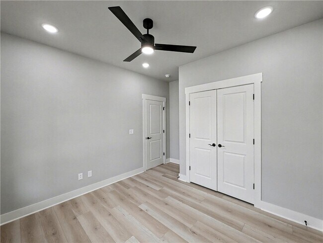 Building Photo - 52 Claxton Dr