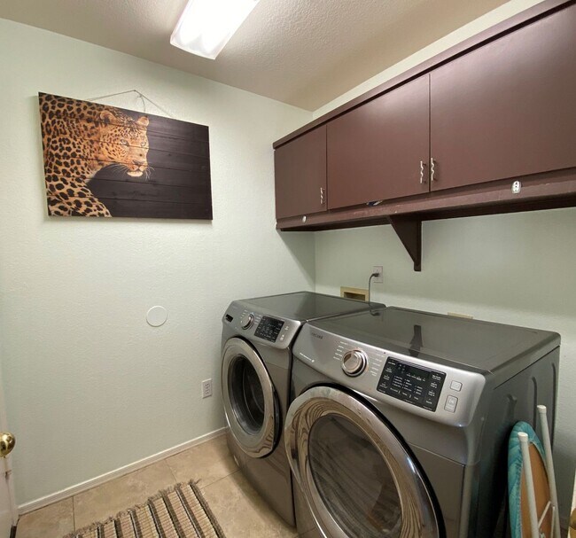 Building Photo - COMING SOON!! LOCATION! LOCATION! LOCATION! LOVELY 3 BEDROOM, 2.0 BATH SINGLE FAMILY HOME!