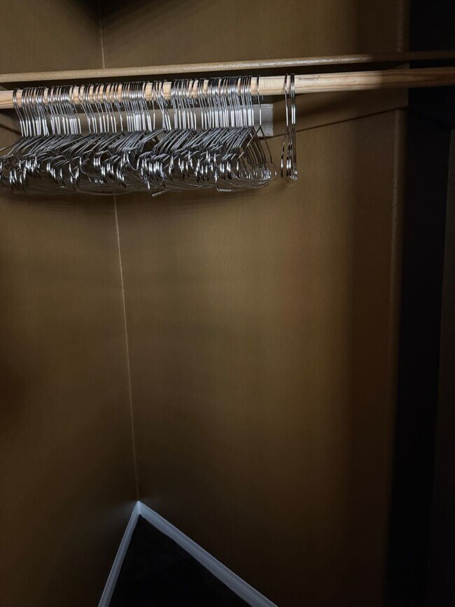 Building Photo - Magnificent Home Located In Guard Gated Tuscany!