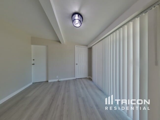 Building Photo - 308 Grape St