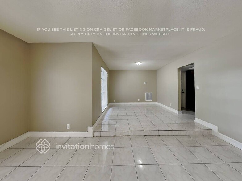 Building Photo - 341 SW 64th Ave