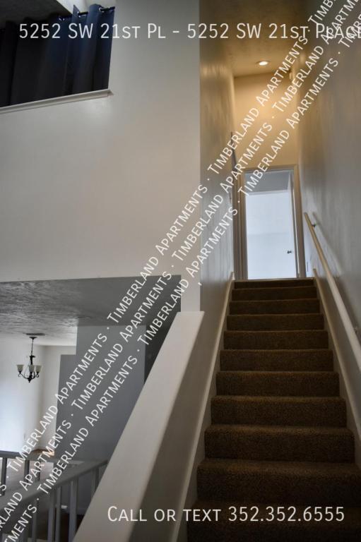 Building Photo - 5252 SW 21st Pl