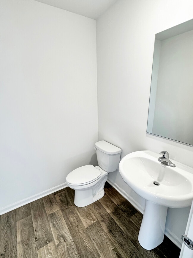 Building Photo - 2241 Sassafras Wy