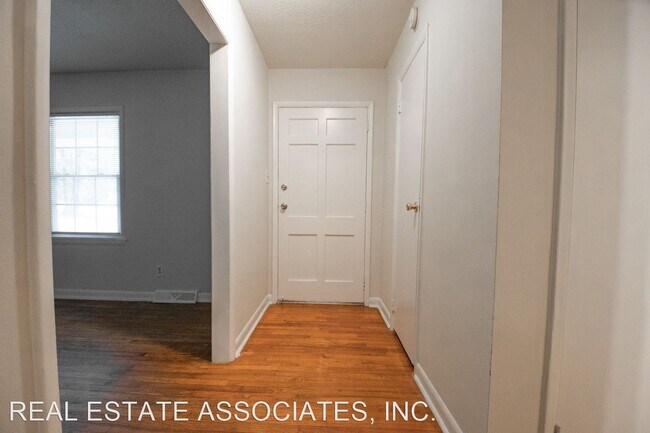 Building Photo - 3 br, 1.5 bath House - 306 5th Street