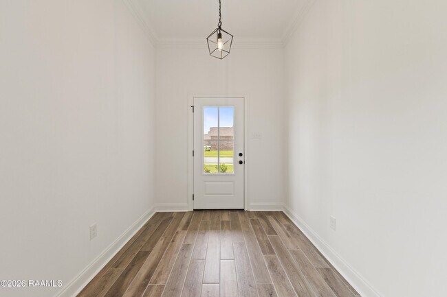 Building Photo - 300 Ethereal St