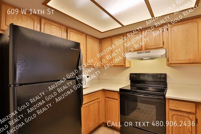 Building Photo - Tempe Los Prados