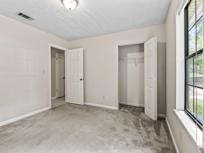 Building Photo - 8760 Minnow Creek Dr