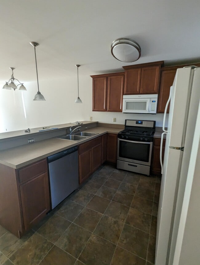 Building Photo - 33 E 22nd St