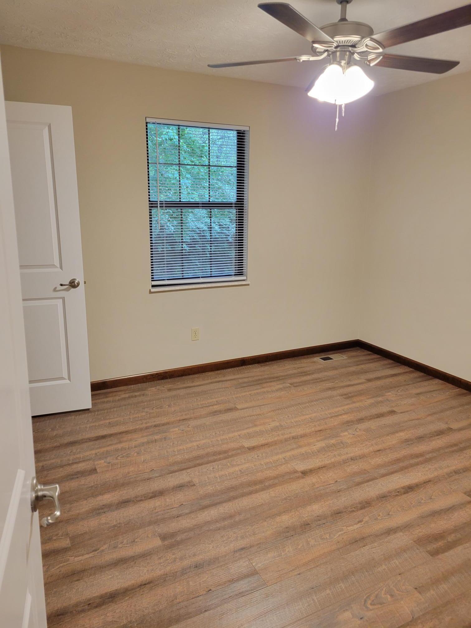 Building Photo - 32 Manor Dr