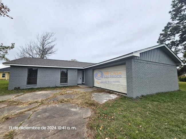 Primary Photo - BEAUTIFUL HOME IN LIVINGSTON. MOVE IN READY!.