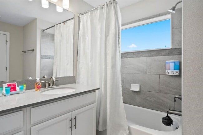 Building Photo - 900 Pebble Beach Dr