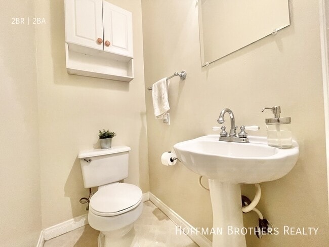 Building Photo - 606 N Spaulding Ave