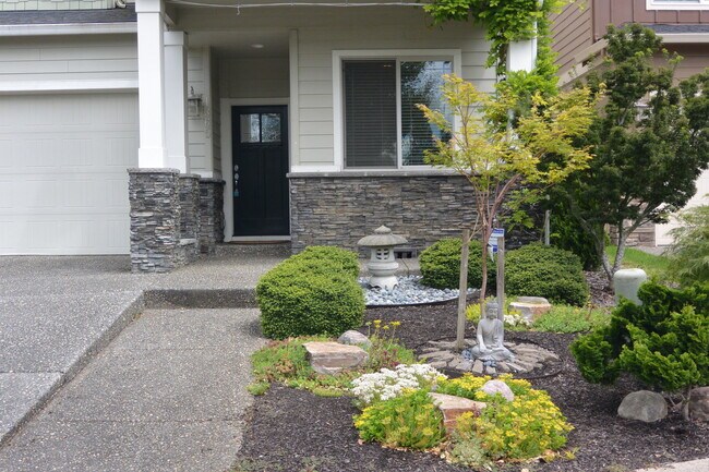 Building Photo - 1365 SE 194th Pl