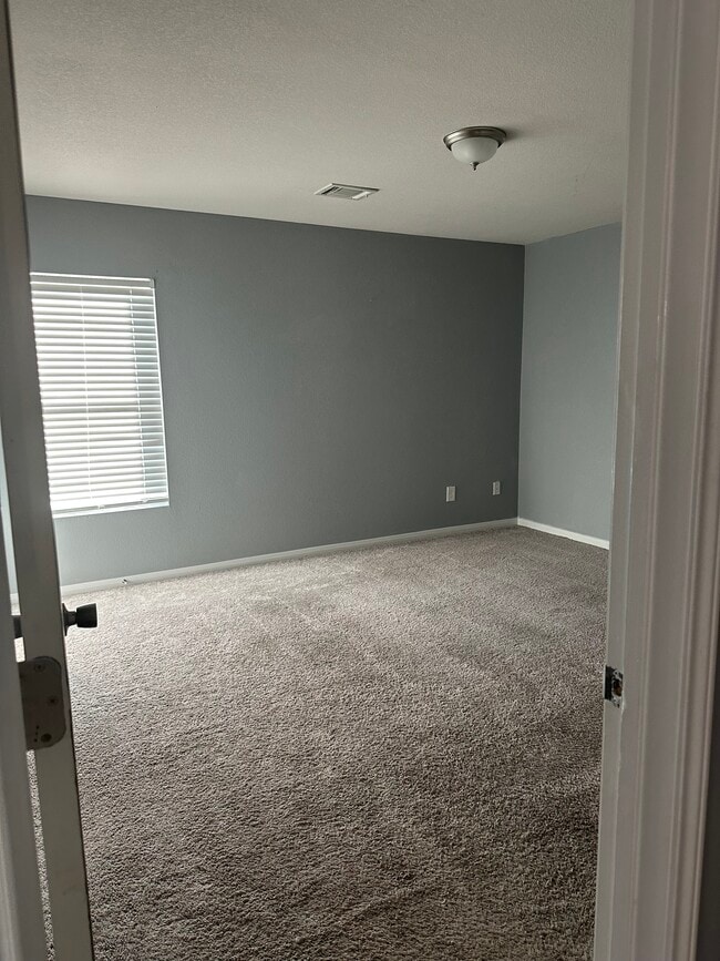 Building Photo - 15638 Del Norte Dr