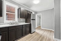 Building Photo - Fully Renovated Single Family House
