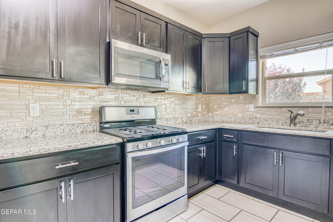 Building Photo - 14700 Harry Flournoy Ave