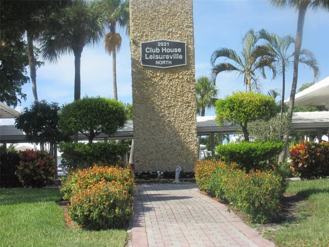 Building Photo - 2650 W Golf Blvd