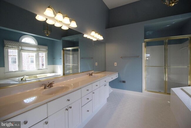 Building Photo - 6423 Little Potters Ln