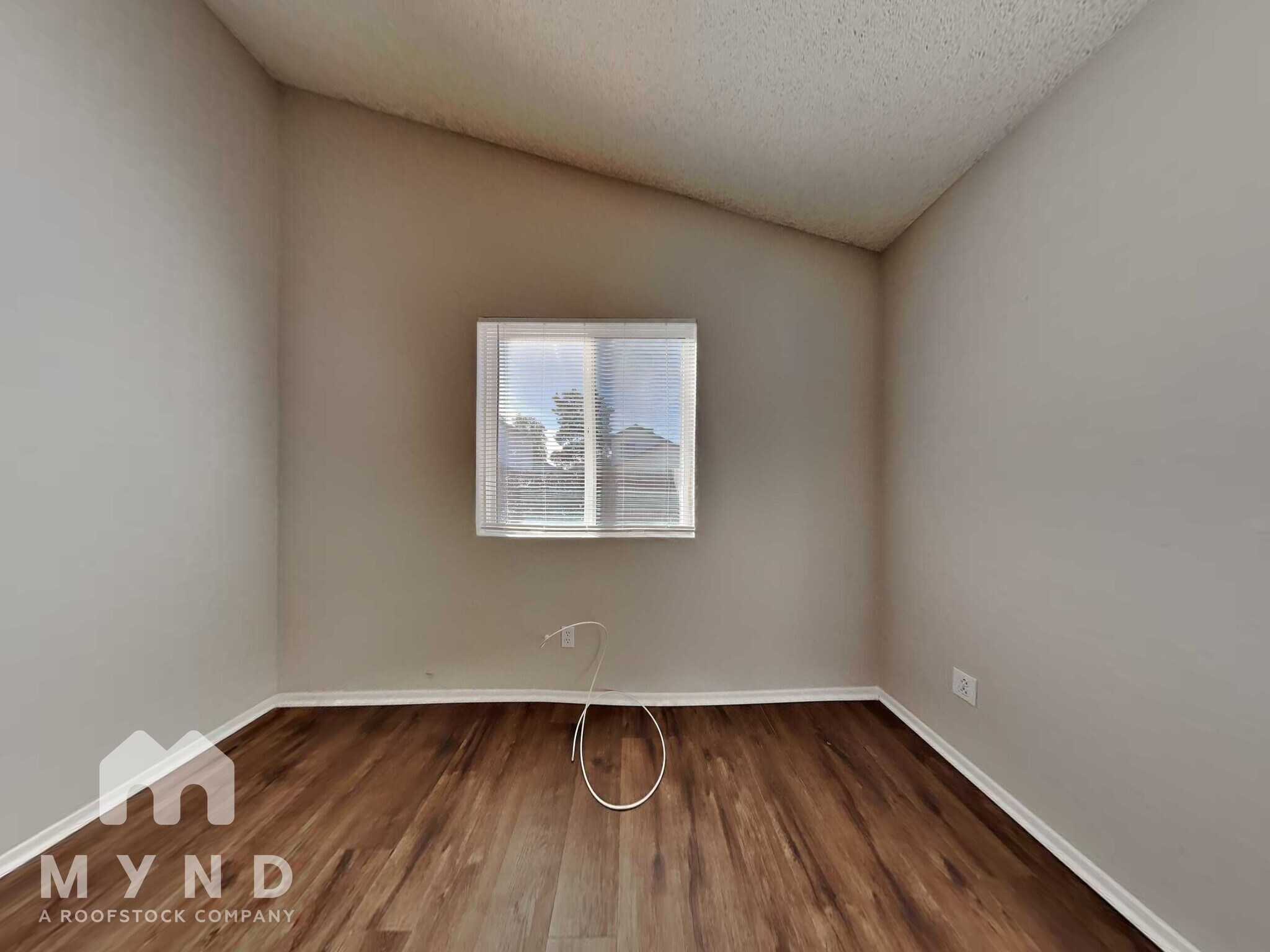 Building Photo - 8913 W Fairmount Ave