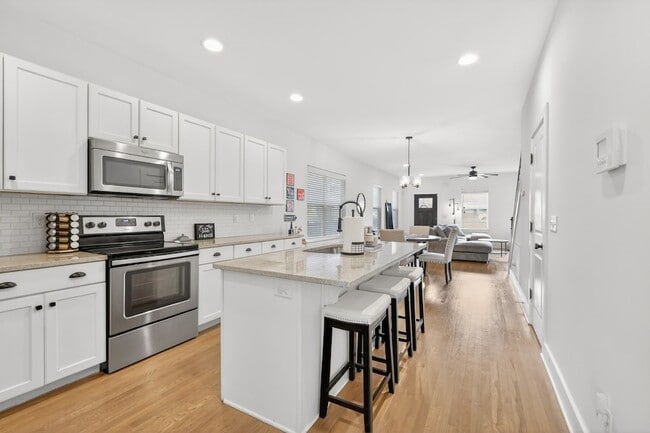 Building Photo - 5509B Louisiana Ave