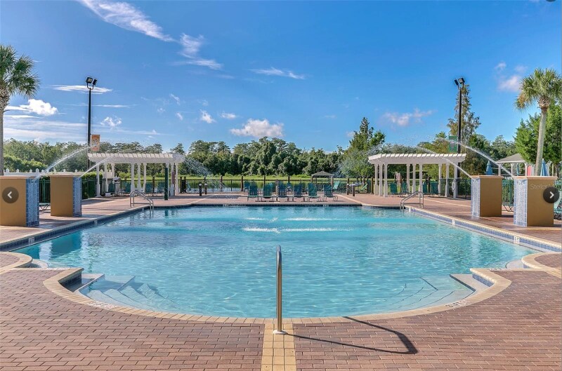 Building Photo - 4561 Yellowgold Rd E