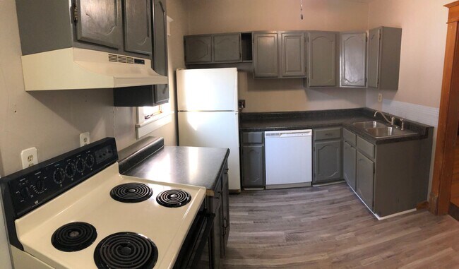 Building Photo - 2-Bed House in Waterloo