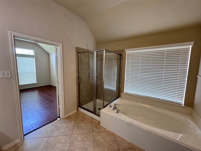 Building Photo - 22010 Rustic Canyon Ln