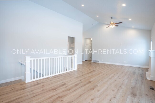 Building Photo - 472 S 230 W