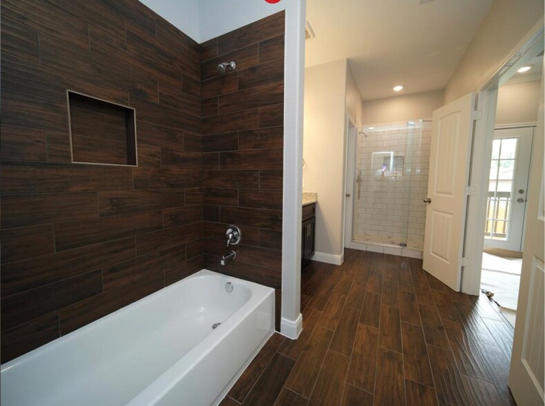 Master Bathroom - 4822 Falls St