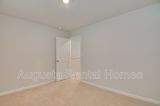 Building Photo - 1414 Deer Hollow Run