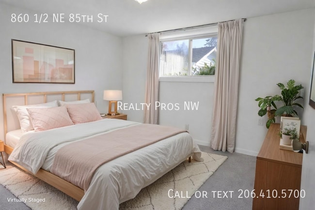 Building Photo - 860 1/2 NE 85th St-